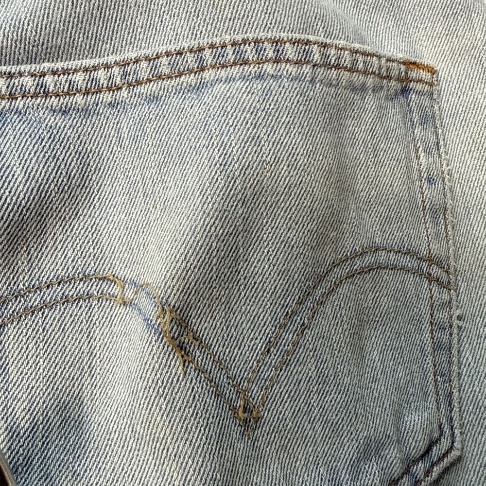 Vintage Lev's 505 Jeans Men 38x30 Blue Denim Light Wash Straight Regular Y2K - Picture 15 of 16